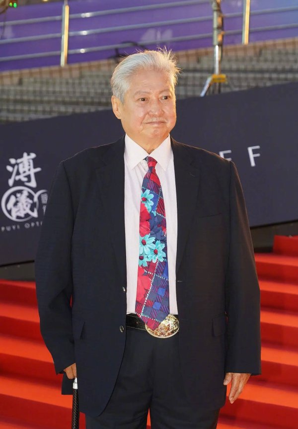 洪天明回应爸爸洪金宝暴瘦：爸爸做手术期间不能吃东西才瘦的