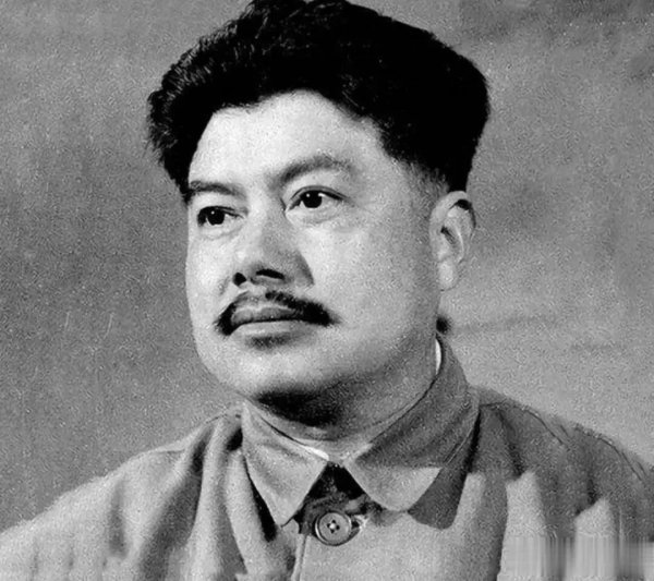 他被陈毅称“莫测高深”，在建国后第一场权力风暴中坠落后“查无此人”
