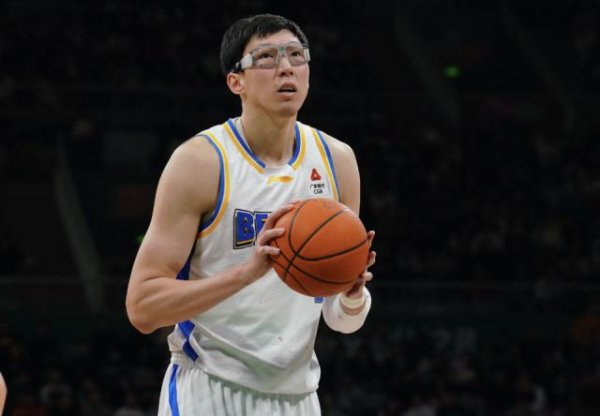 奥尼尔附体！30岁周琦成北京头号输球罪人：罚球8中0 近2场22罚5中