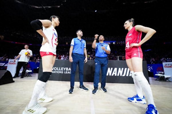 我们又赢了, 中国女排3-0塞尔维亚, 3人表现优秀, 唐欣全场最佳